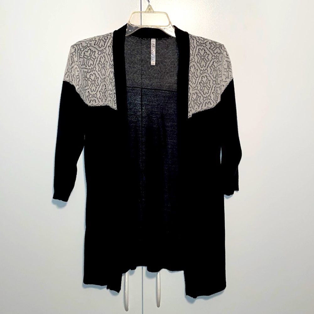 Cute Sweater w/quarter length sleeves great shape
